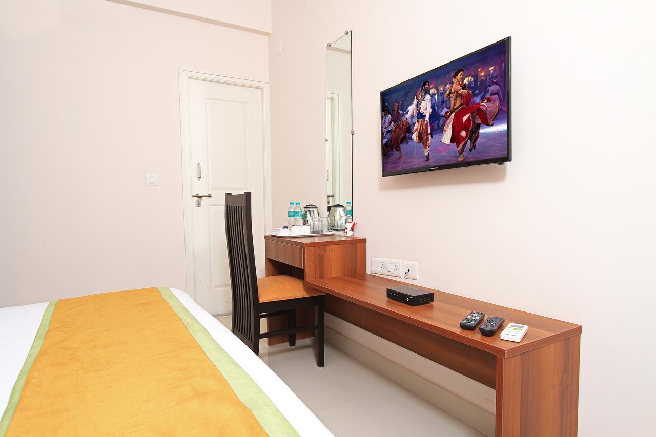 Arra Suites Kempegowda Airport Hotel Бенґалуру Екстер'єр фото